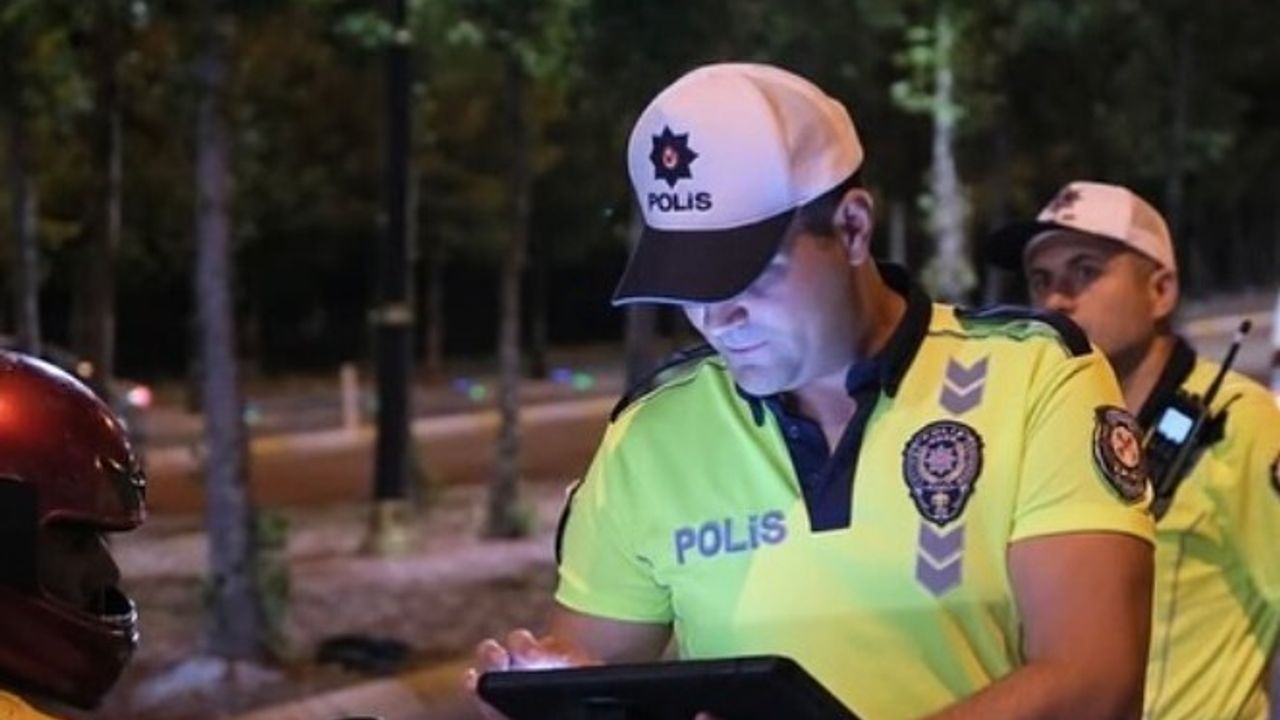 Isparta’da haftalık polis denetiminde 15 aranan şahıs yakalandı