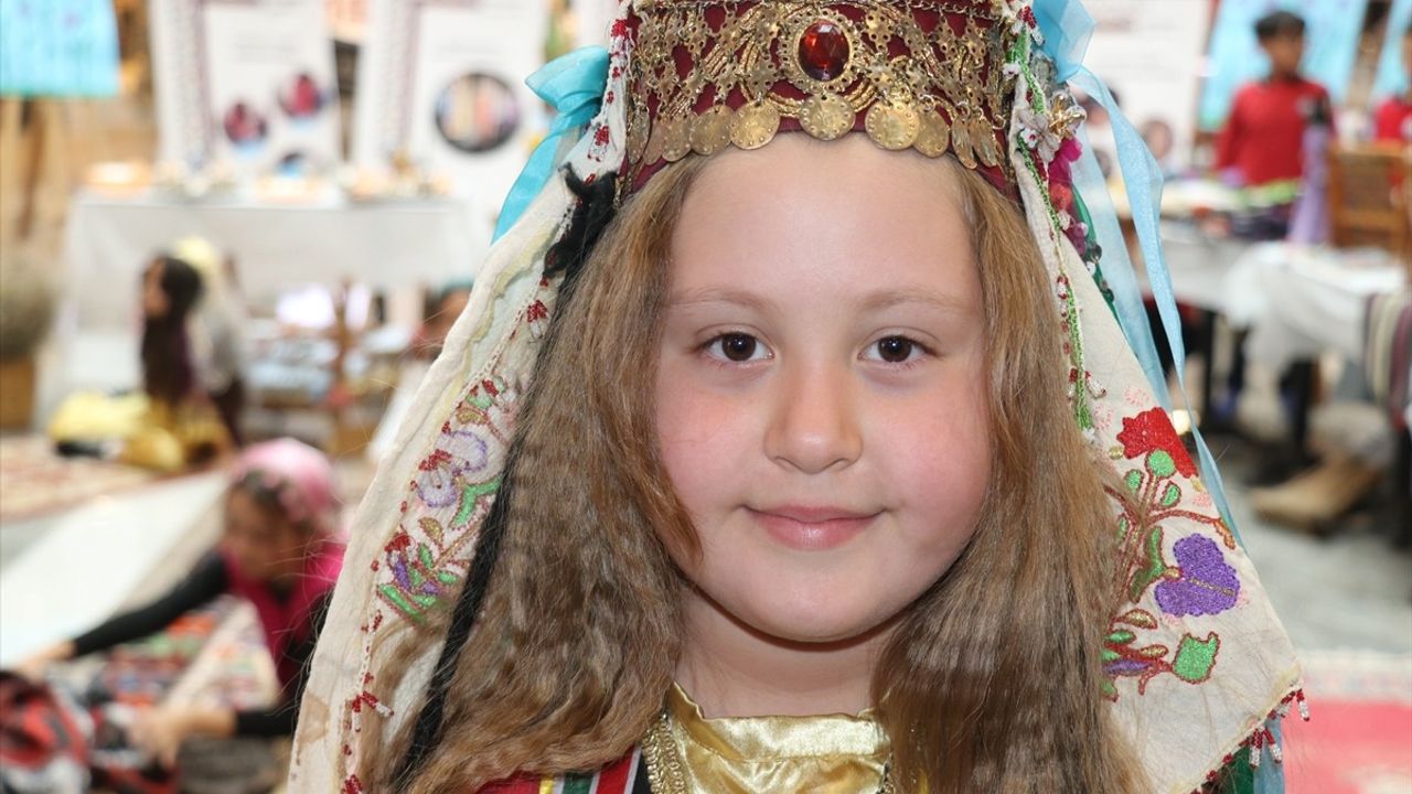 Isparta'da Kültürel Değerler Sergisi Açıldı