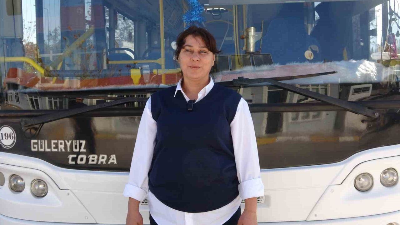 Isparta'da yol verme tartışmasında halk otobüsü şoförüne saldırı girişimi