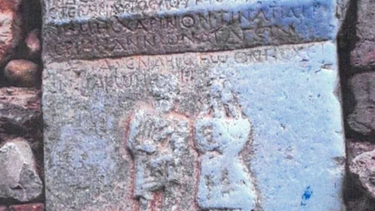 Isparta Yalvaç’ta muhtar, evin temelindeki tarihi taşı sökmekle tutuklandı