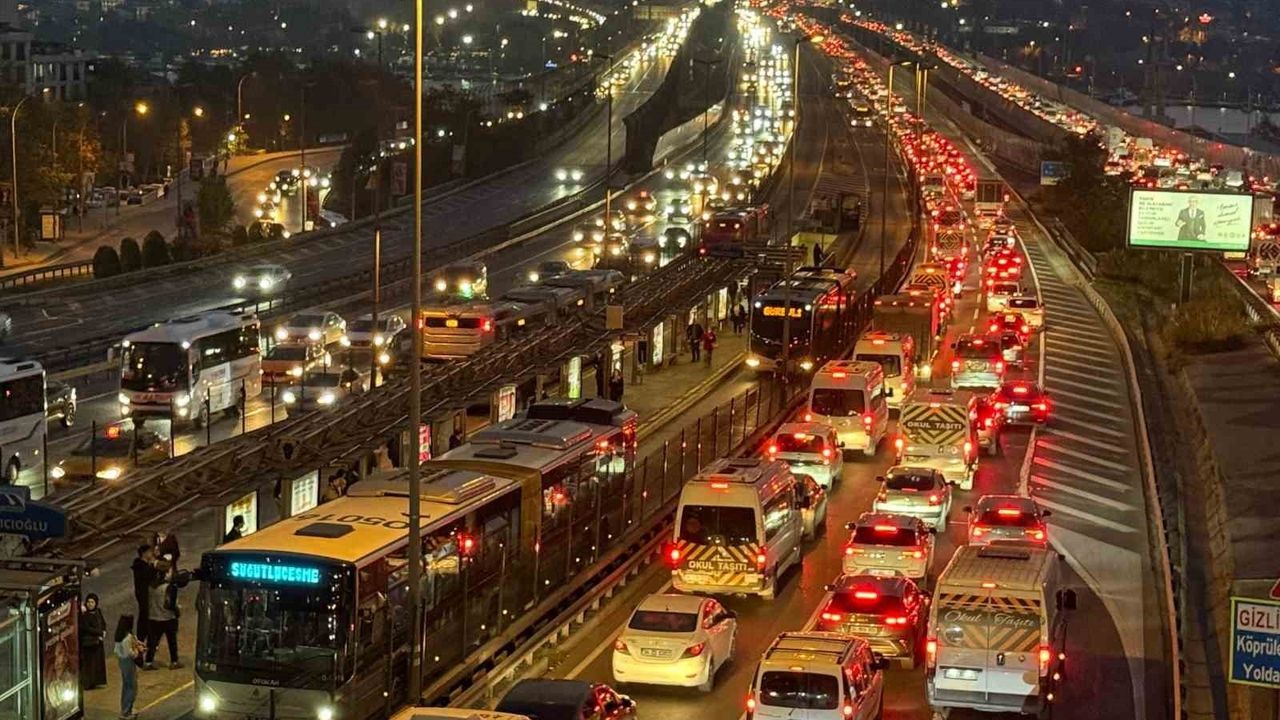 İstanbul’da ara tatil öncesi trafik yoğunluğu yüzde 85’e çıktı