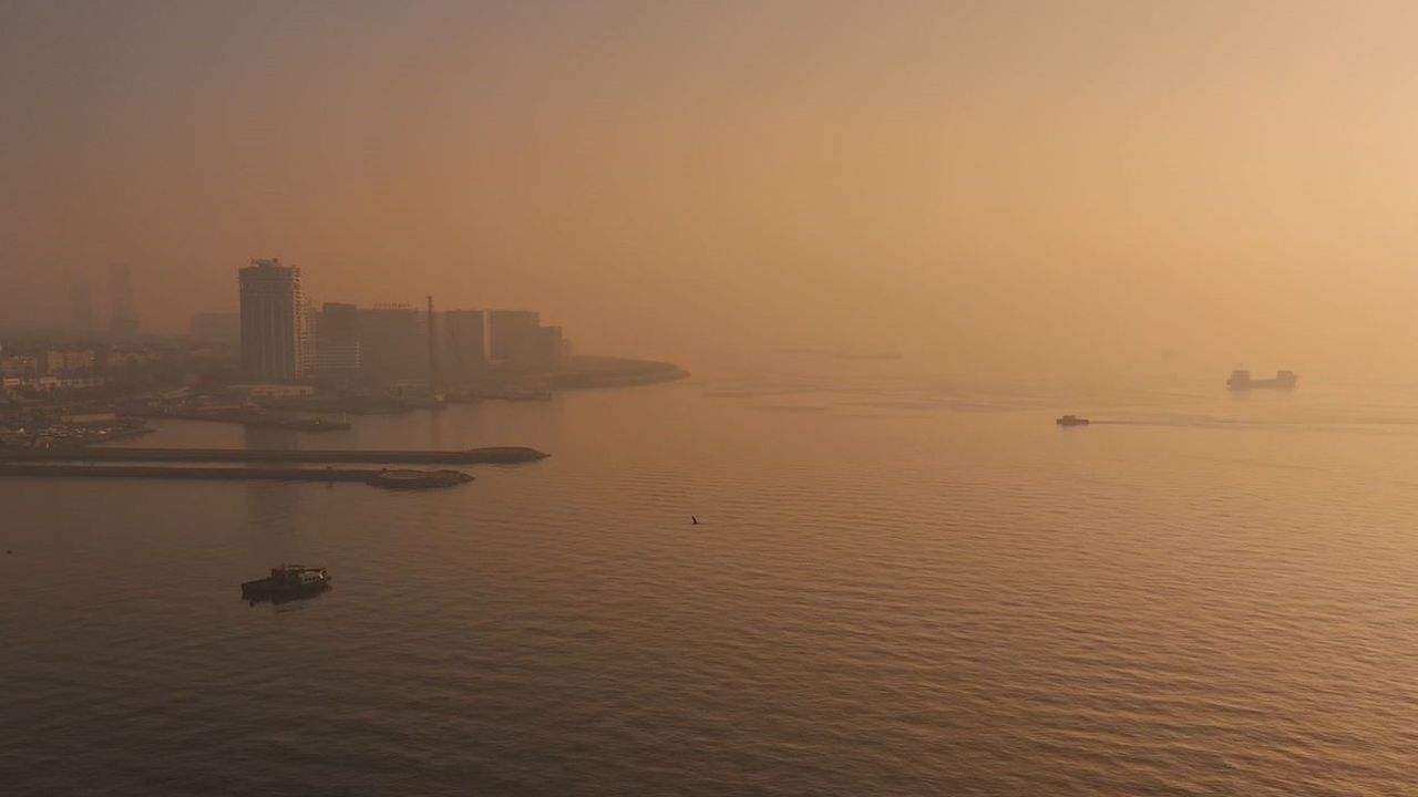 İstanbul'da Sis ve Güneşin Büyüleyici Dansı