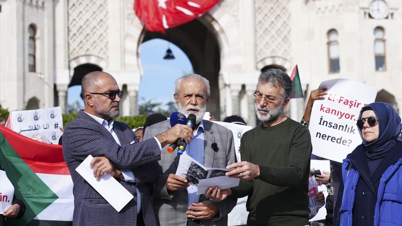 İstanbul'da Sudan İçin Dayanışma Gösterisi