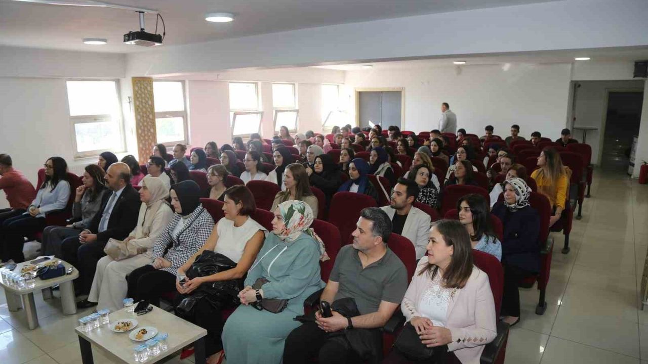 İvrindi'de Kanser Farkındalığı Paneli Düzenlendi