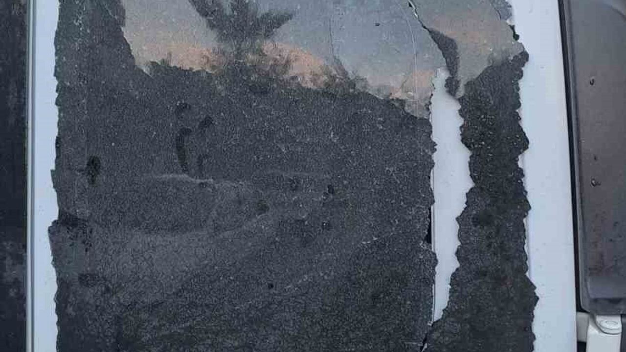 İzmir Bayraklı'da polis aracına saldırı: 3 şüpheli gözaltında