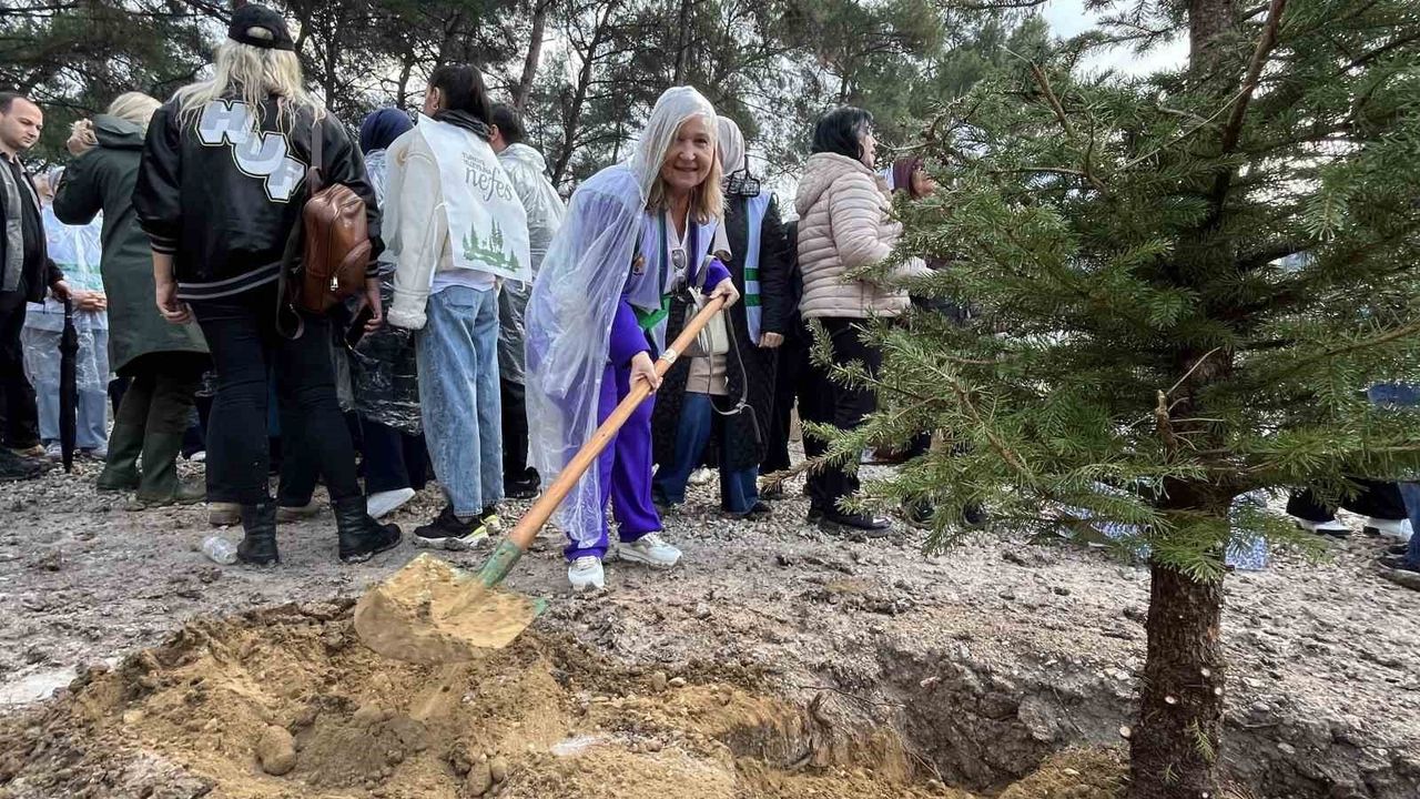 İzmir’de 115 bin fidanla geniş çaplı ağaçlandırma çalışması