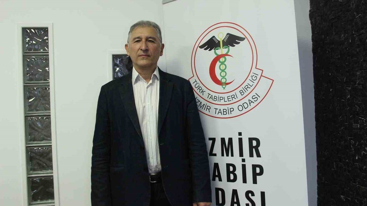 İzmir'de çöp krizi karasinek istilasına dönüştü