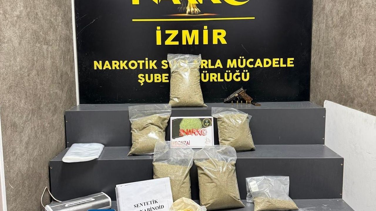 İzmir'de torbacılara yönelik operasyonda kilolarca sentetik kannabinoid ele geçirildi