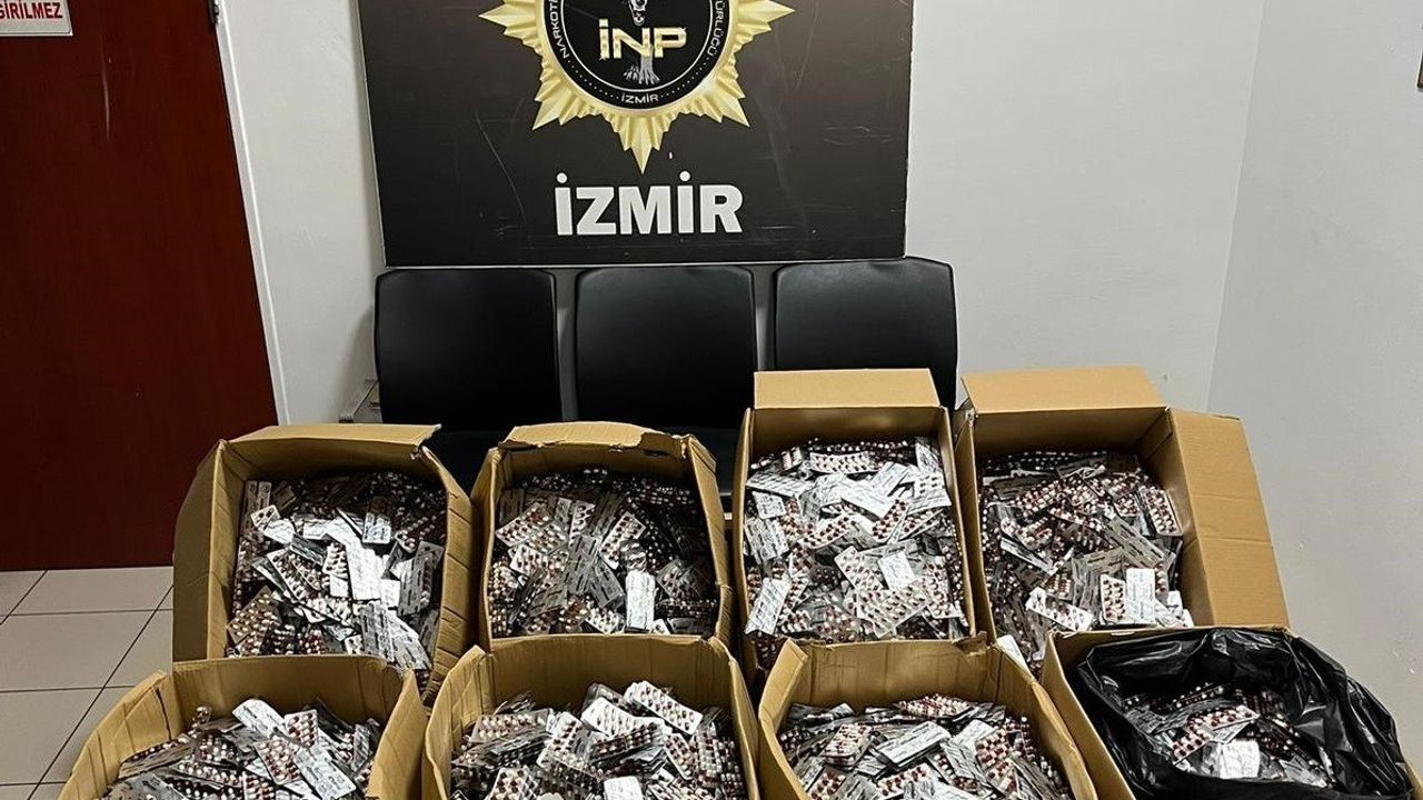 İzmir'de uyuşturucu operasyonu: 168 bin 448 sentetik ecza ele geçirildi