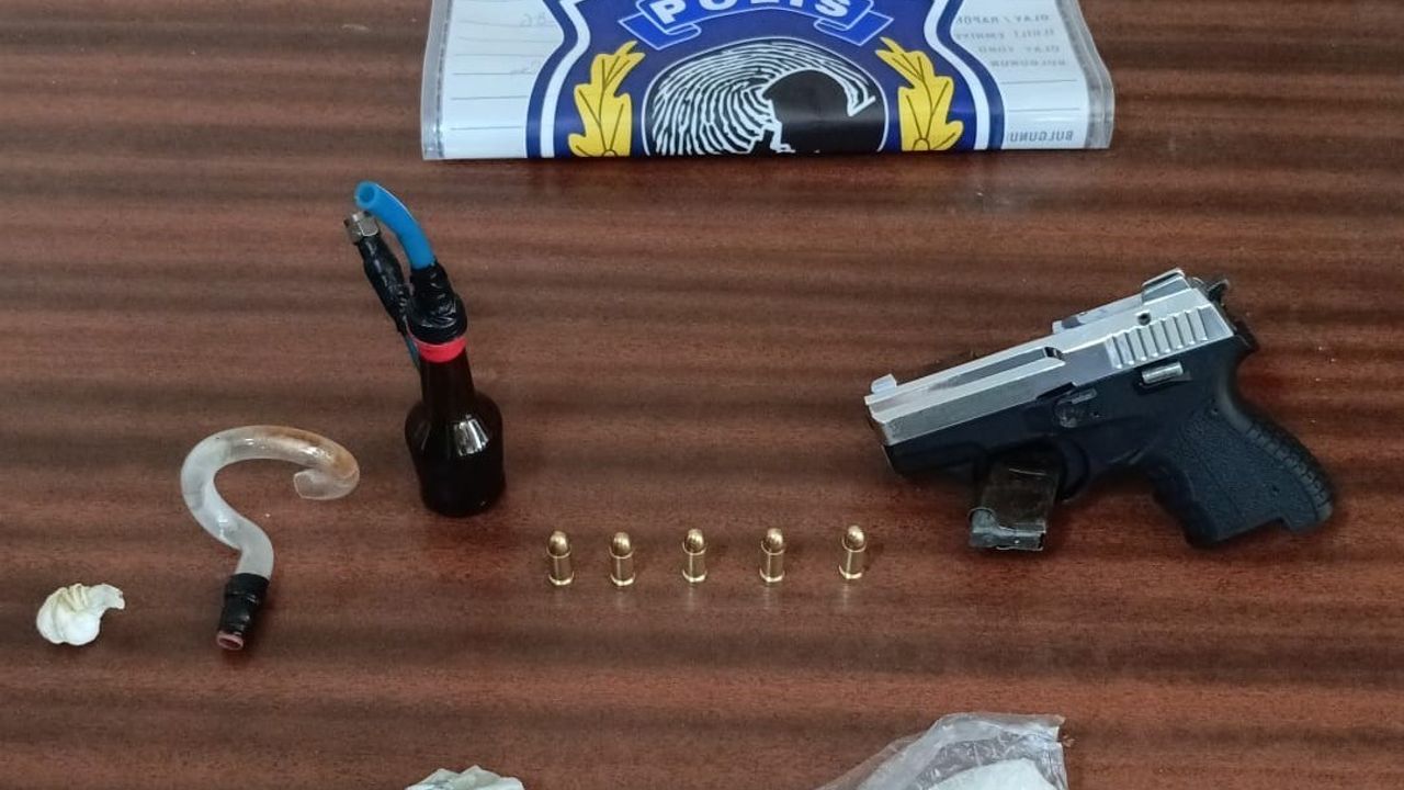 İzmir'de Uyuşturucu Operasyonu: 2 Gözaltı