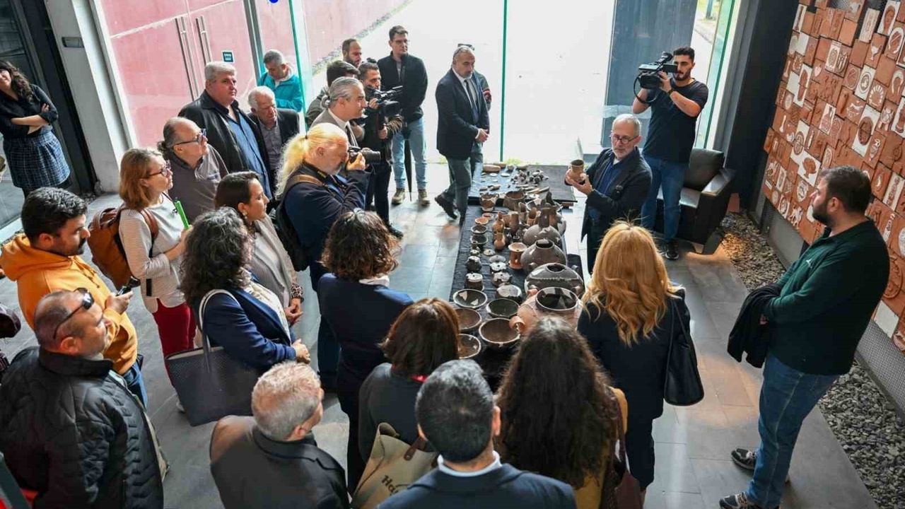 İzmir’de Yeşilova ve Yassıtepe Höyükleri'nde 8 bin 500 yıllık yeni keşifler