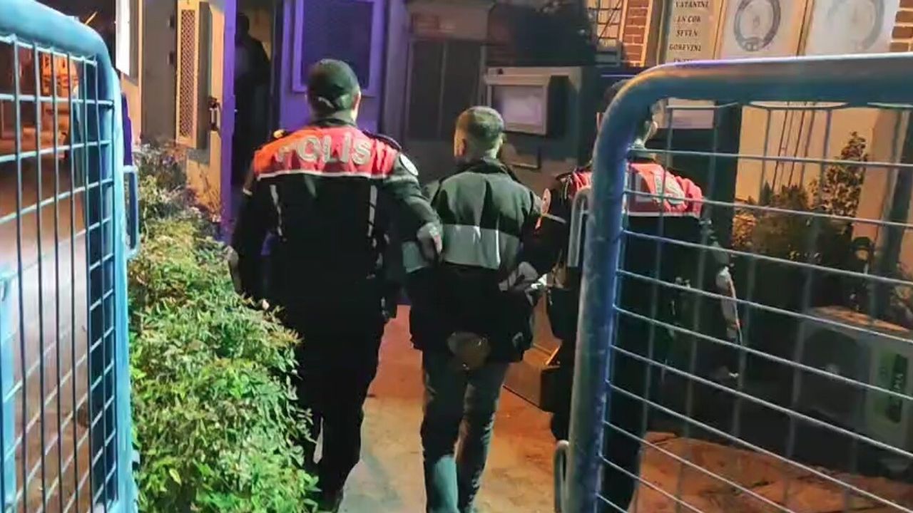 İzmir'de Yunus Timleri 11 Yıl 2 Ay Kesinleşmiş Cezası Olan F.K.'yı Yakaladı