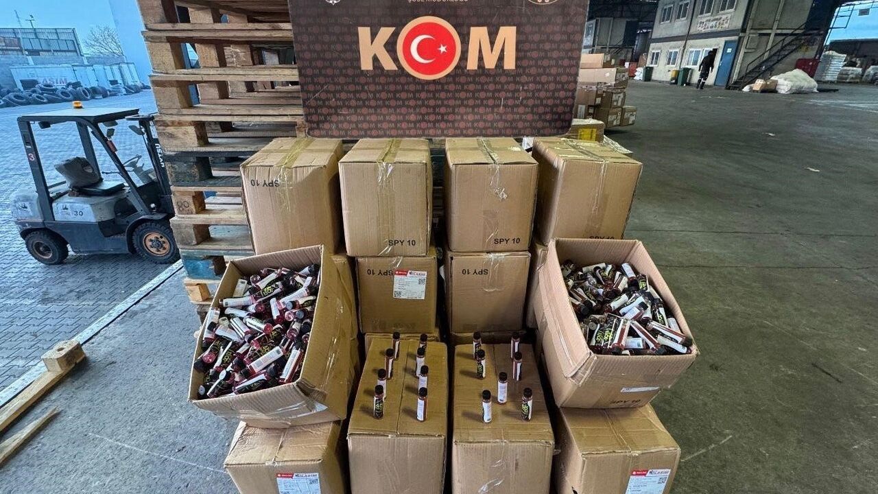 İzmir merkezli kaçak/sahte ilaç operasyonunda 7 tutuklama