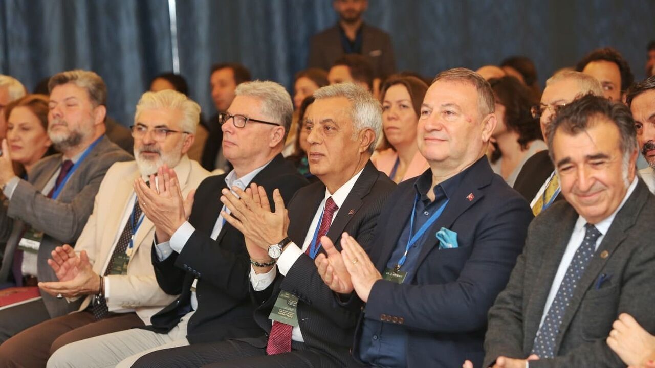 İznik'te 1. İznik Konsili'nin 1700. Yıldönümü Paneli ve Papa 14. Leo Ziyareti