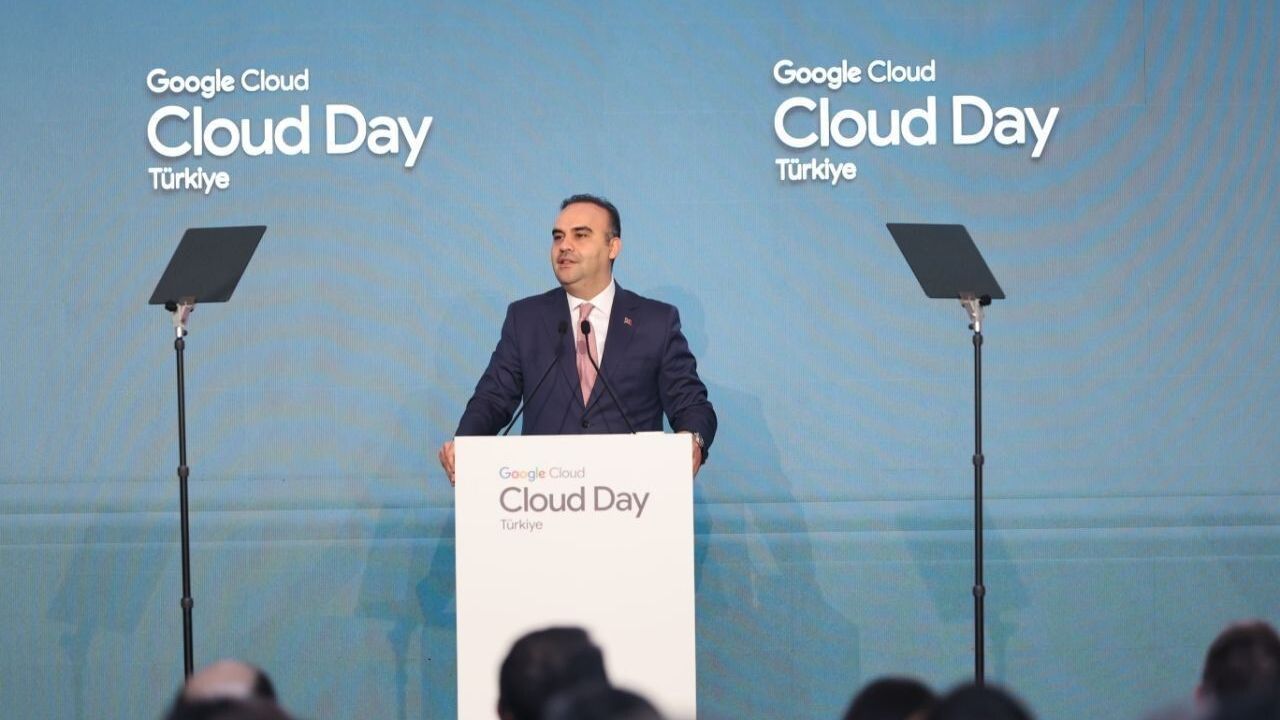 Kacır: 2030’a dek 10 milyar dolarlık veri merkezi ve yapay zeka yatırımını harekete geçireceğiz