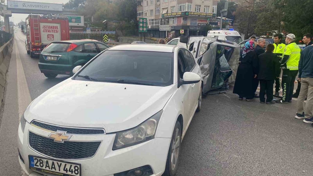 Kadıköy'de 3 Araçlı Kaza İnanılmaz Şans: Yaralı Yok