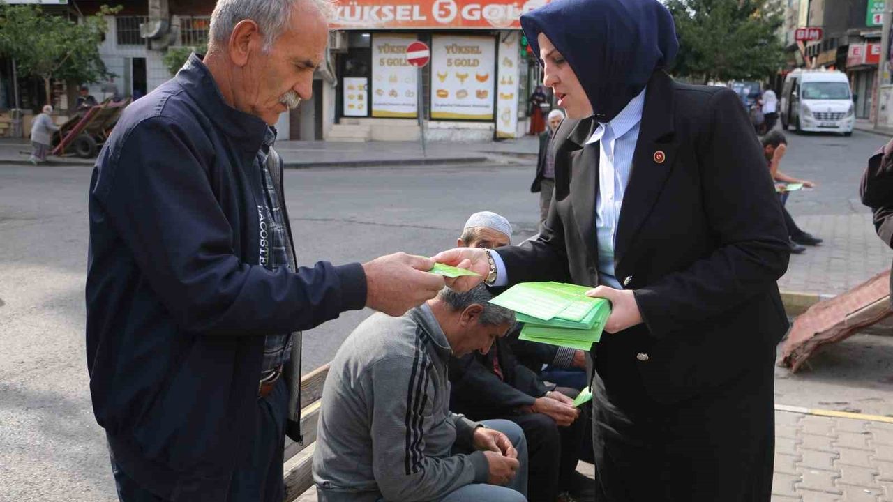 Kadın Muhtarın Deprem Bilinçlendirme Çalışması