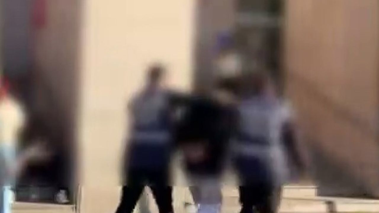 Kağıthane'de kapı dürbününden açılan ateş: 1 ölü, 2 yaralı — 19 yaşındaki şüpheli tutuklandı