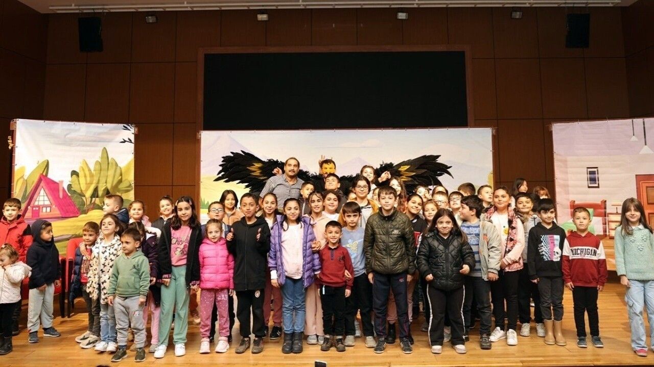 Kahramanmaraş'ta Çocuklara Özel 'Ronnie - Göldeki Fısıltı' Tiyatrosu