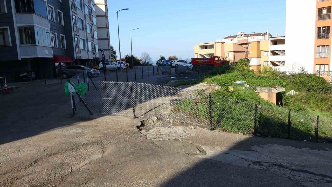 Kamulaştırma Bedeli Ödenmeyince Arazi Sahipleri Yolu Çitledi