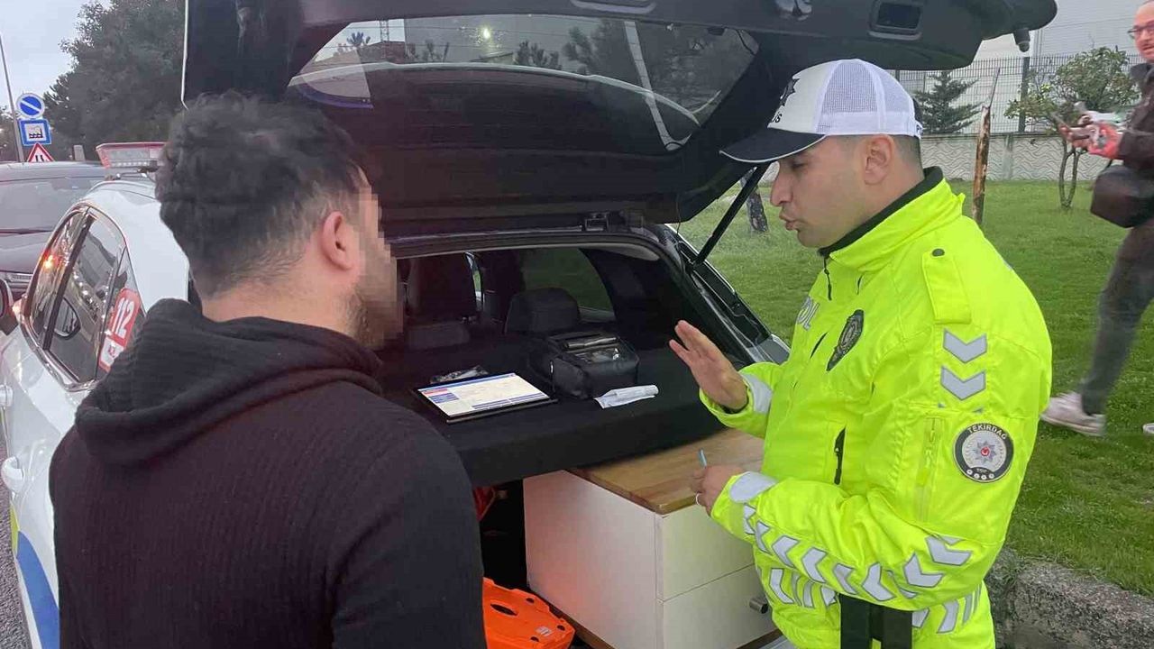 Kapaklı’da emniyet şeridi ihlali: sürücülere 9 bin 267 lira ceza