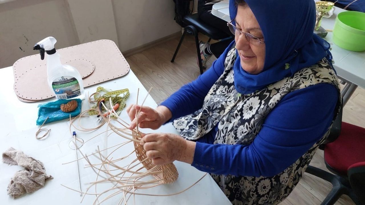 KAR-MEK’te üretken eller: Kartepe’de kurs kayıtları sürüyor