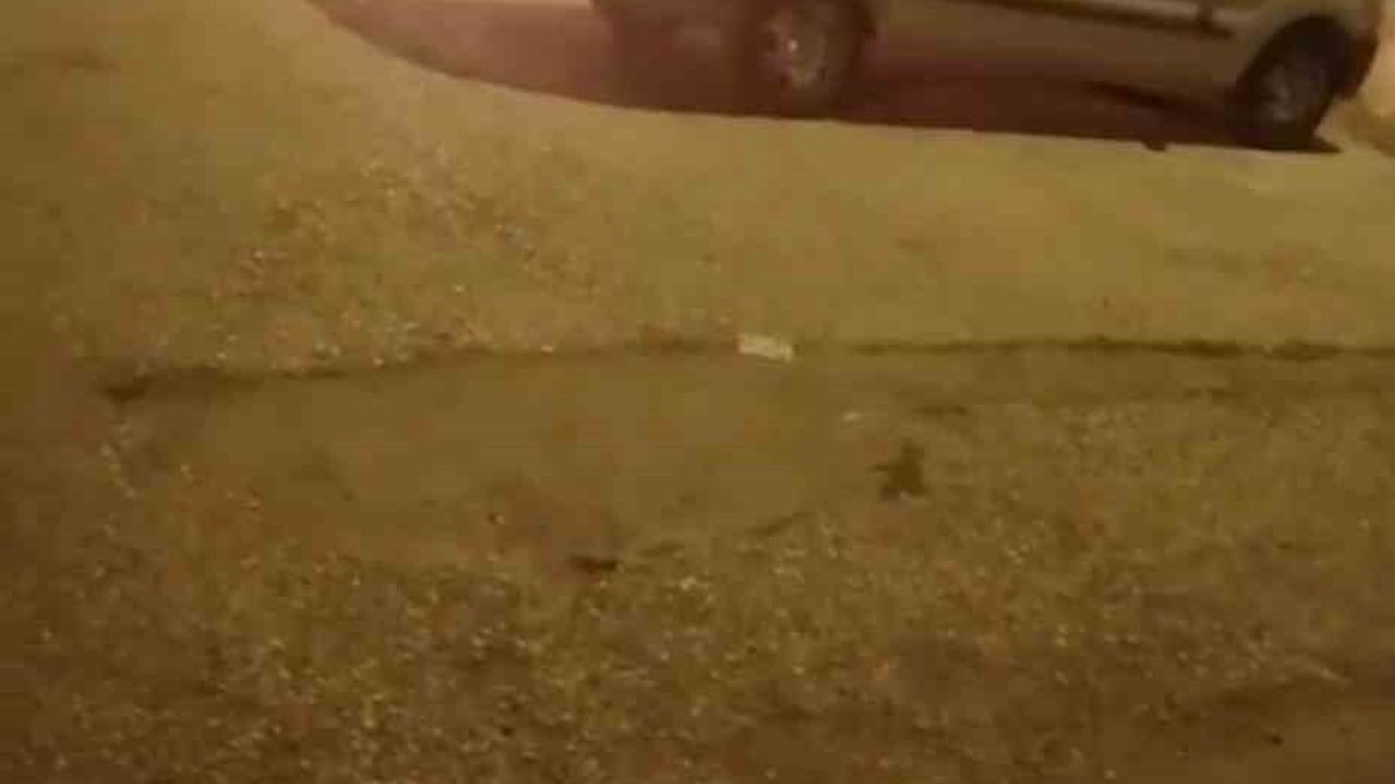 Karabük'te park halindeki otomobil kullanılamaz hale geldi