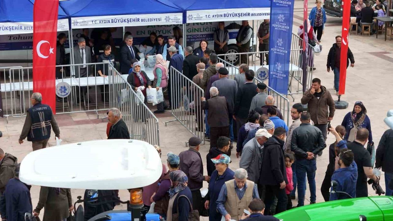 Karacasu'da Ata Tohumlarından Yetiştirilen Fideler Vatandaşlarla Buluştu