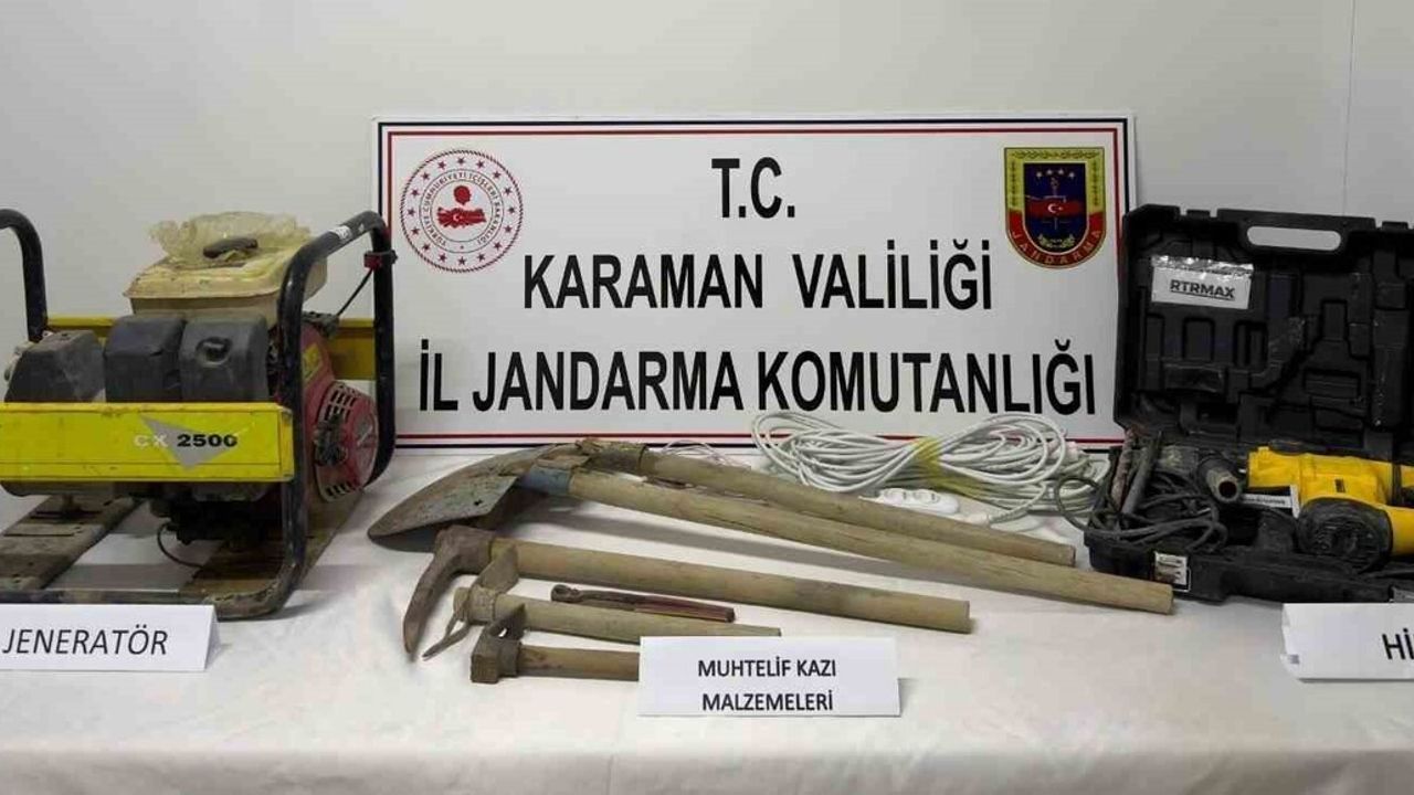 Karaman’da jandarma uygulaması: Aranan 4 kişi tutuklandı, uyuşturucu ve silah ele geçirildi