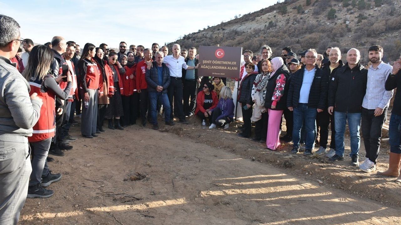Karaman'da Öğretmenler Günü anısına hatıra ormanına fidan dikildi