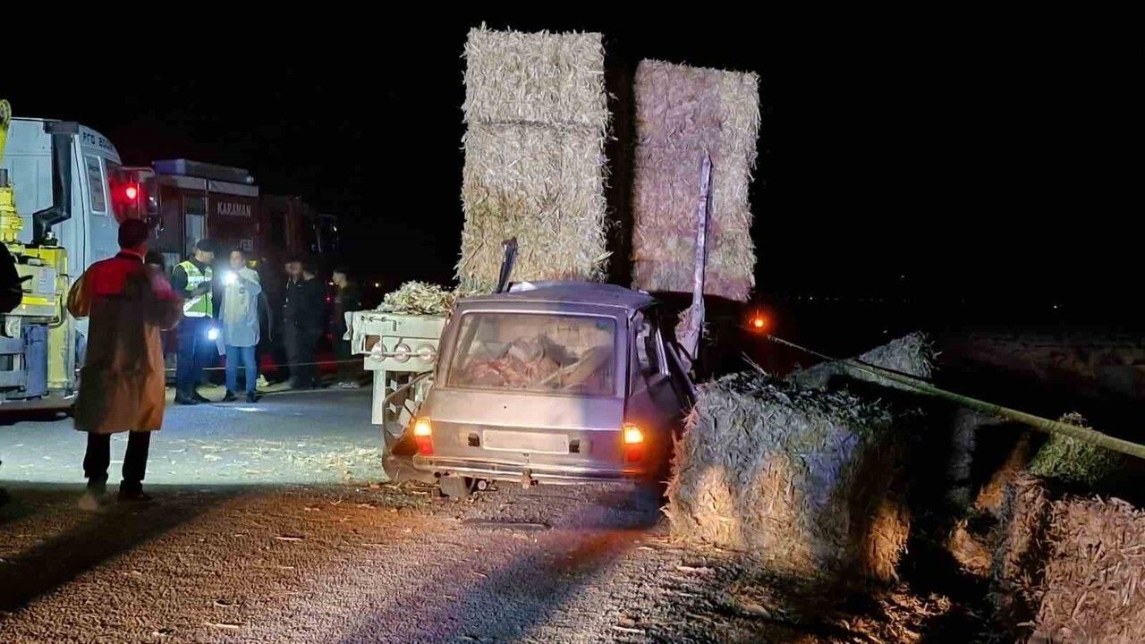 Karaman'da otomobil mısır sapı yüklü tıra çarptı: Karı-koca öldü