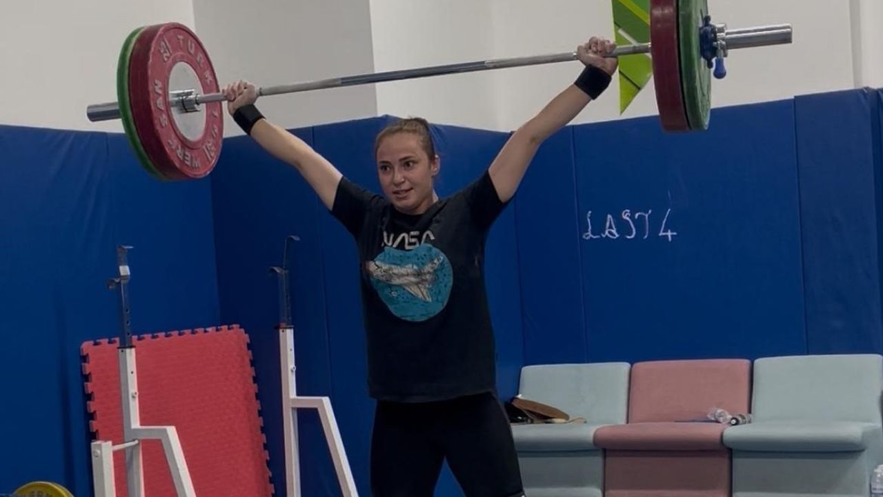 Karapınarlı Halterci Hatice Karagöz: Yakantop Sahasından Avrupa Şampiyonası Sahnesine