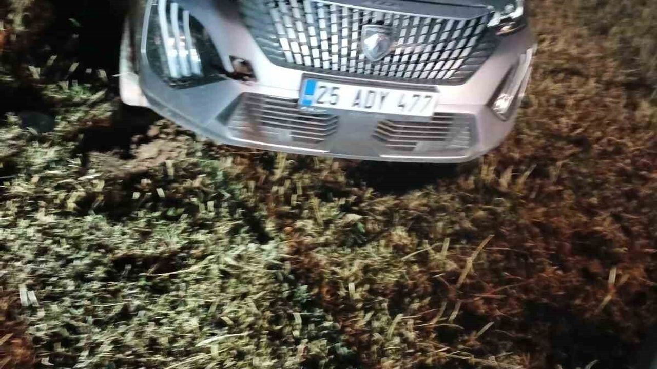 Karayazı'da kaza: Hava yastıkları açılmadı, sürücünün tecrübesi hayat kurtardı