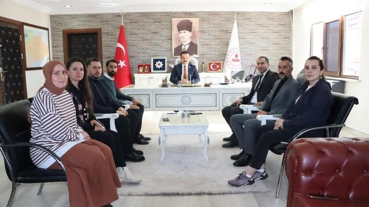 Karayazı Kaymakamlığı'nda proje değerlendirme toplantısı