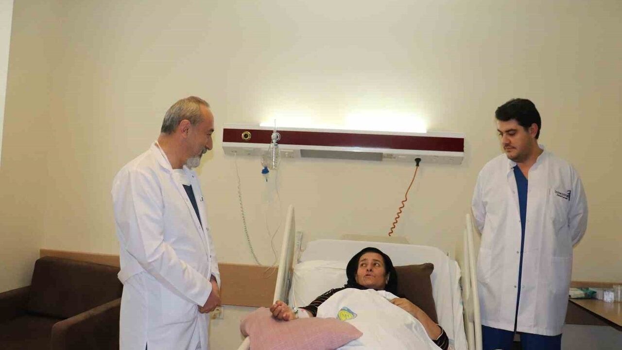 Karnından 15 kilo 800 gram tümör çıkarıldı