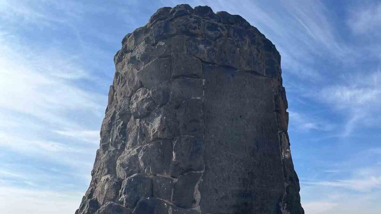 Kars Bulanık'ta zirvedeki gizemli yapı: 'Ziyaret Tepesi'nin sır perdesi