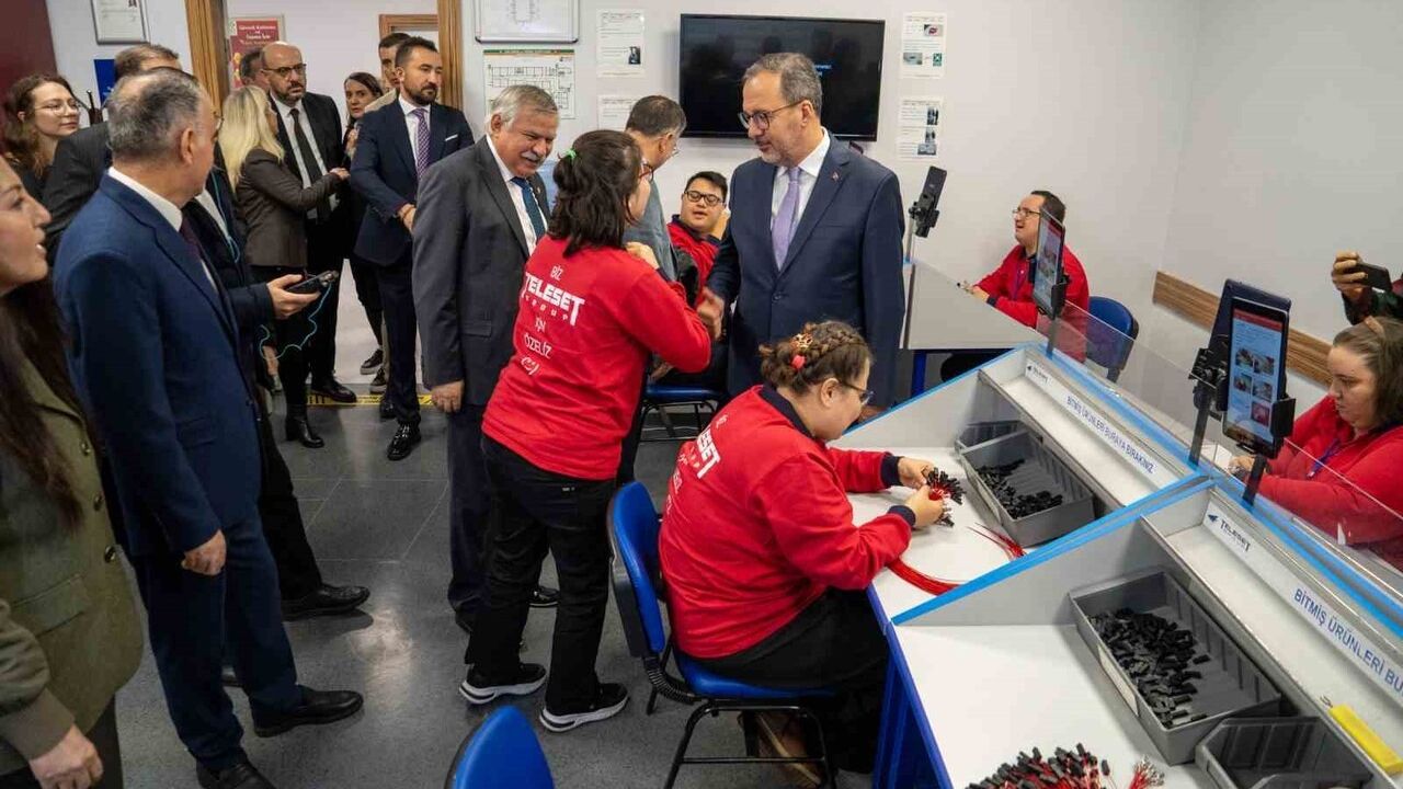 Kasapoğlu: Komisyon çalışmalarını masabaşında değil sahada yürütüyoruz