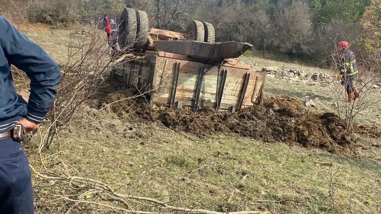 Kastamonu Ahlatçı'da traktör devrilmesi: sürücü hayatını kaybetti