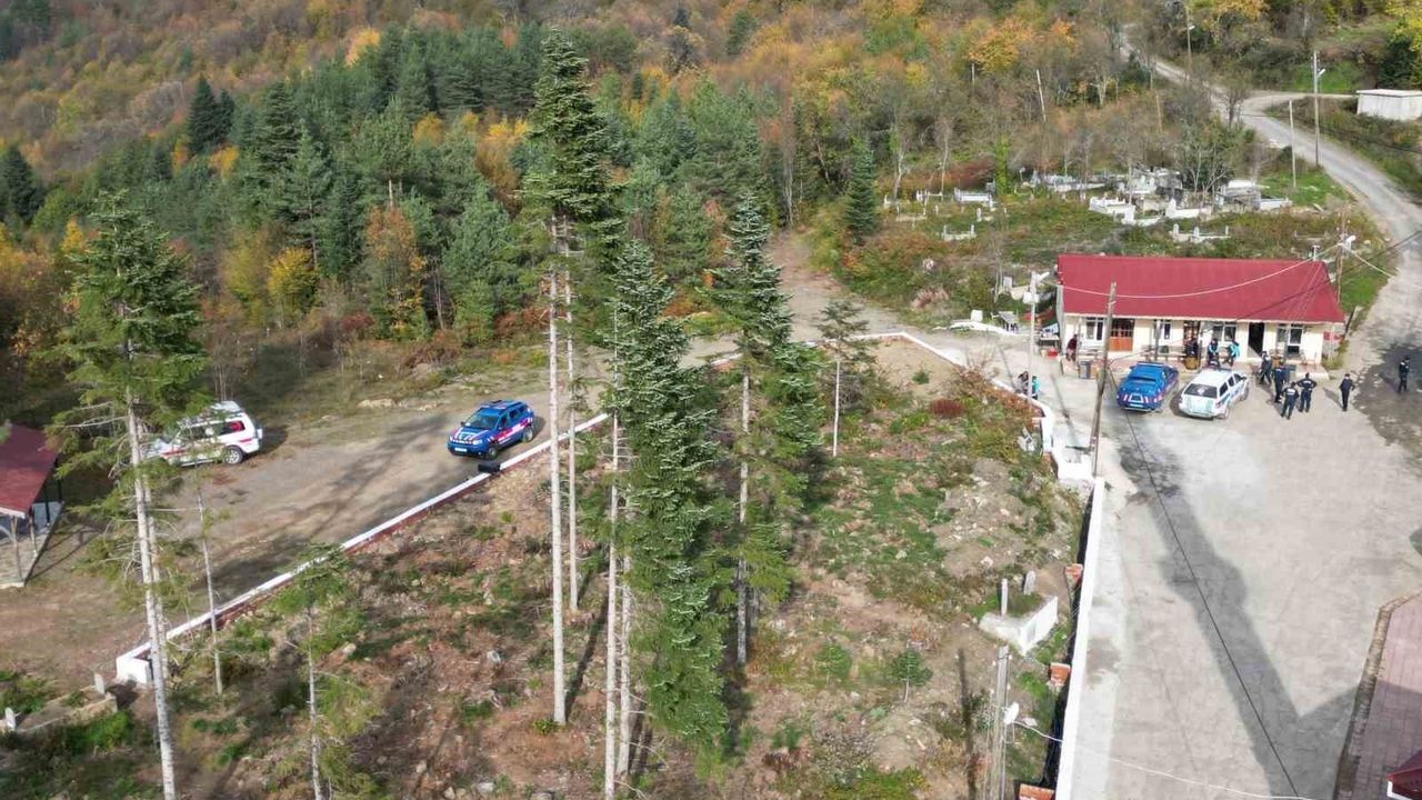 Kastamonu'da Kaybolan Anne ve Oğlu İçin Arama Çalışmaları Üçüncü Gününde