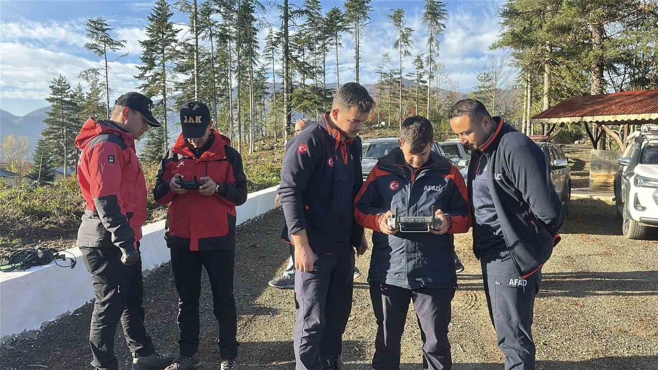 Kastamonu'da Kayıp Anne ve Oğlunu Arama Çalışmaları Devam Ediyor