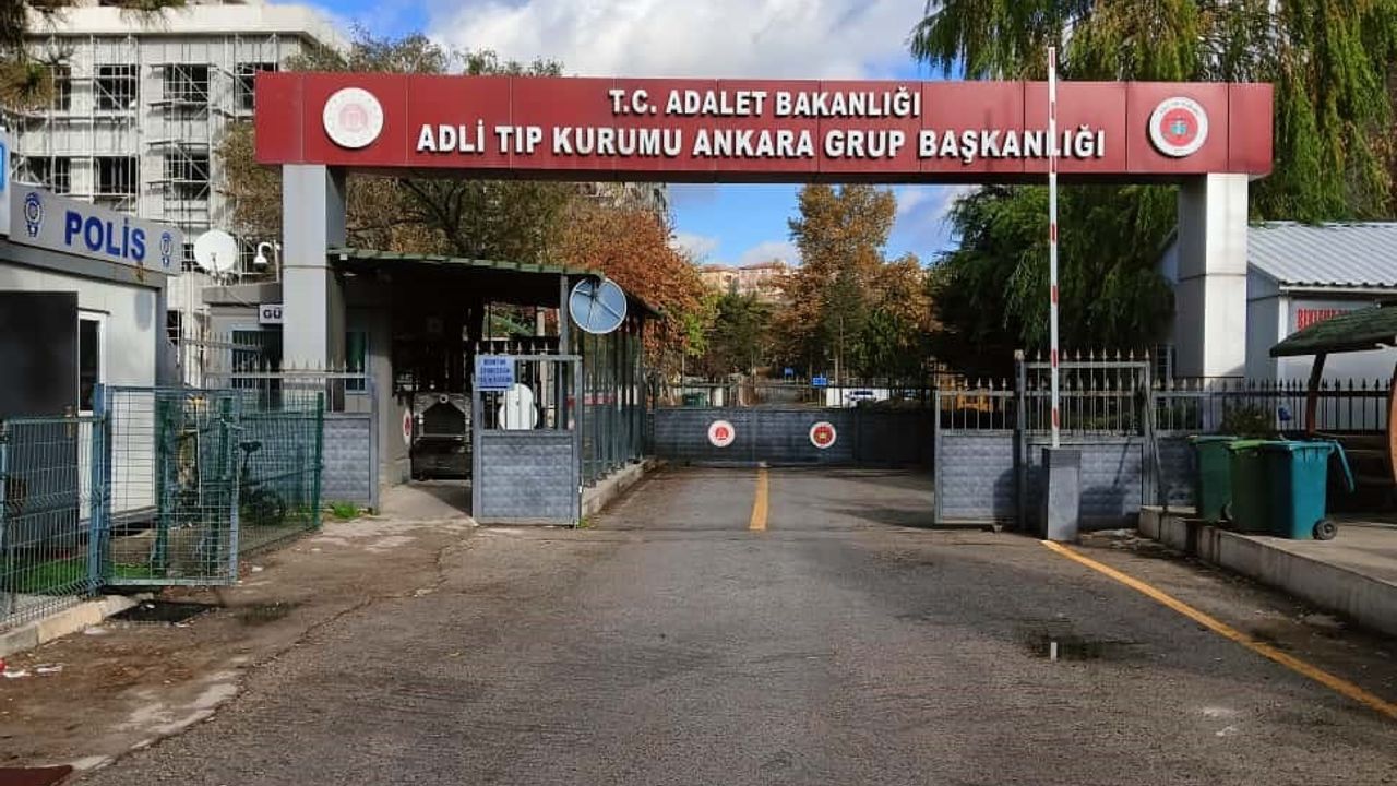 Kastamonu'da ölü bulunan anne ve oğlunun cenazeleri otopsi için Ankara'ya gönderildi