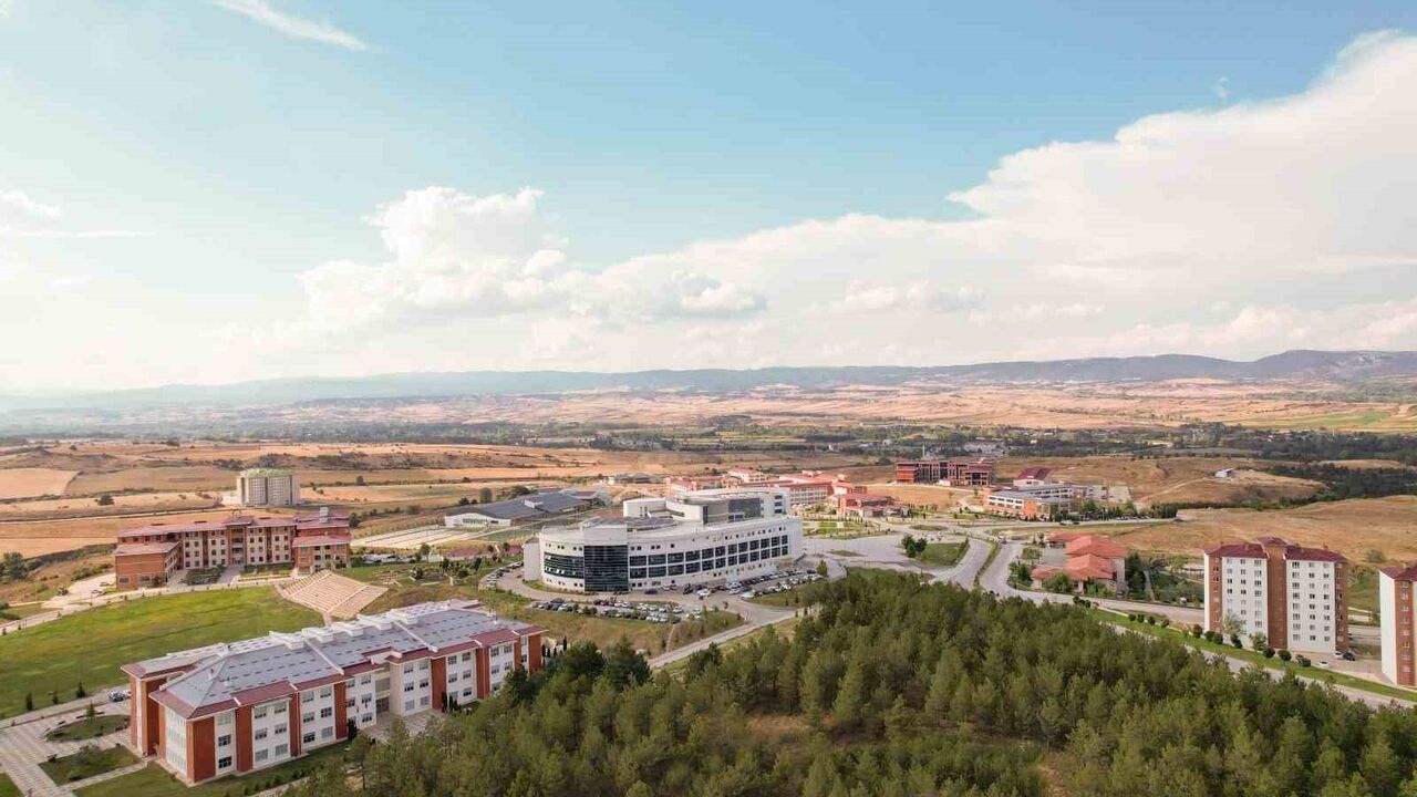 Kastamonu Üniversitesi’nin 4 öğretmenlik programına TYÇ logosu verildi