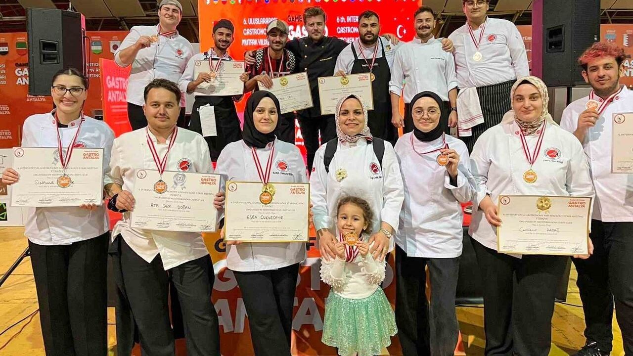Kastamonu Üniversitesi öğrencileri GastroAntalya’dan 7 altın madalyayla döndü
