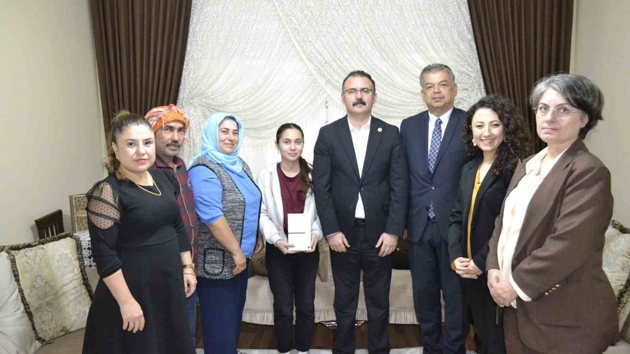 Kaymakam Ali Ekber Ateş 'Misafirim Kaymakamım' Projesinde Öğrencilerin Evine Konuk Oldu