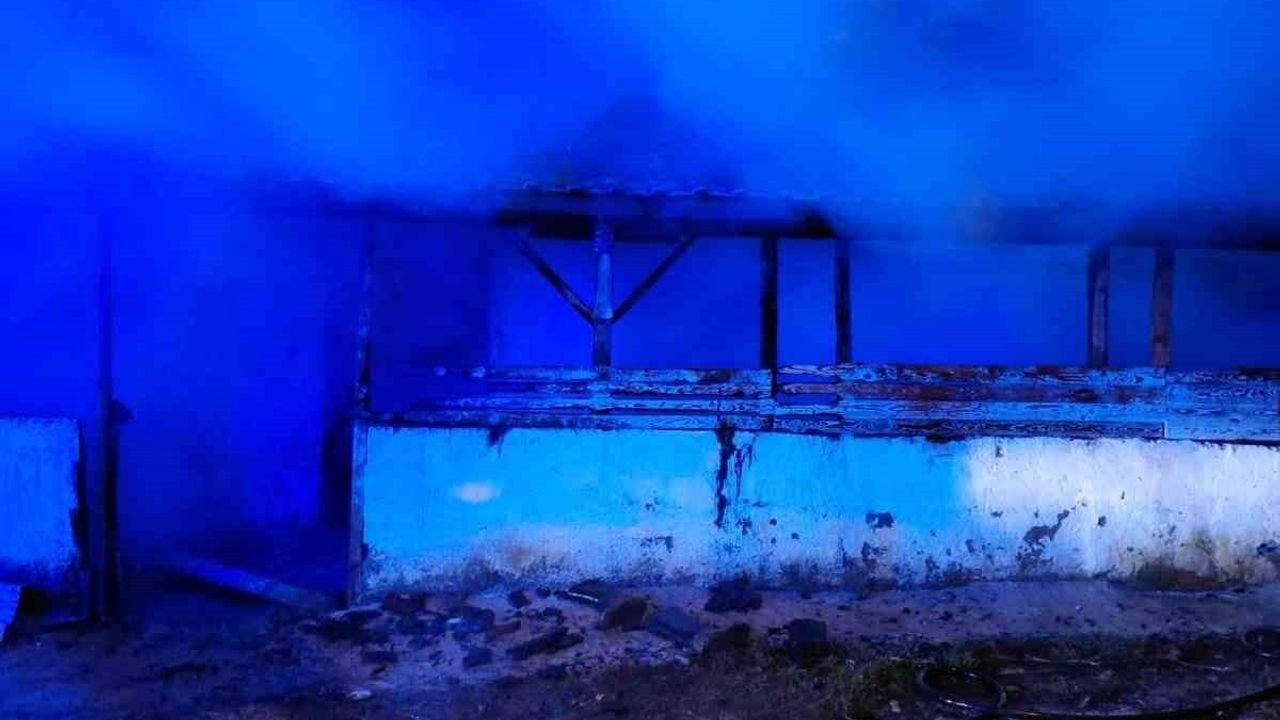 Kaynarca'da tek katlı evde yangın söndürüldü — Keşkekler Mahallesi