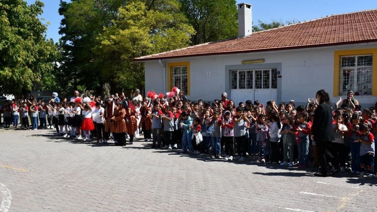 Kayseri'de bin 123 okulda 315 bin 44 öğrenci ara tatile girdi