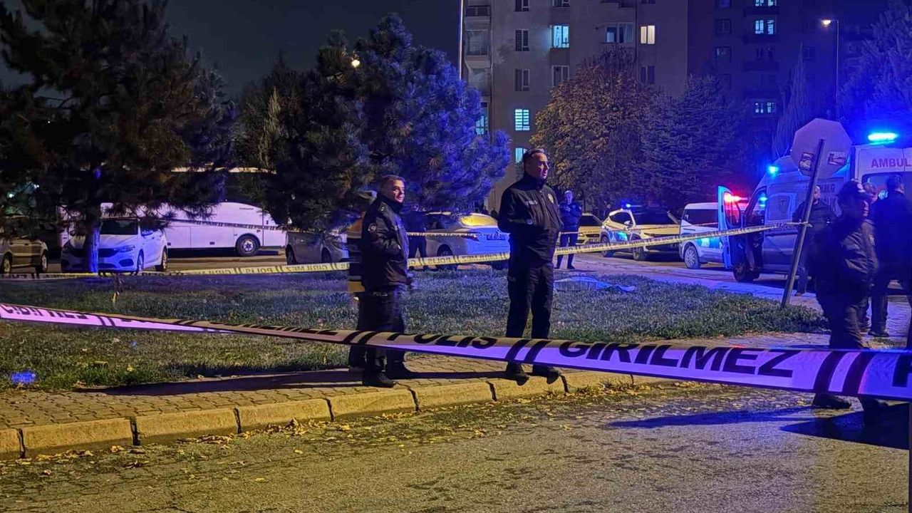 Kayseri'de boşanma aşamasındaki eşini sokak ortasında bıçaklayarak öldürdü