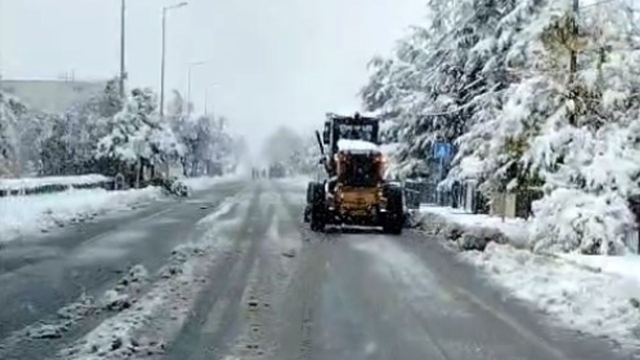 Kayseri'de Mevsimin İlk Karı — Karla Mücadele Ekipleri Teyakkuzda