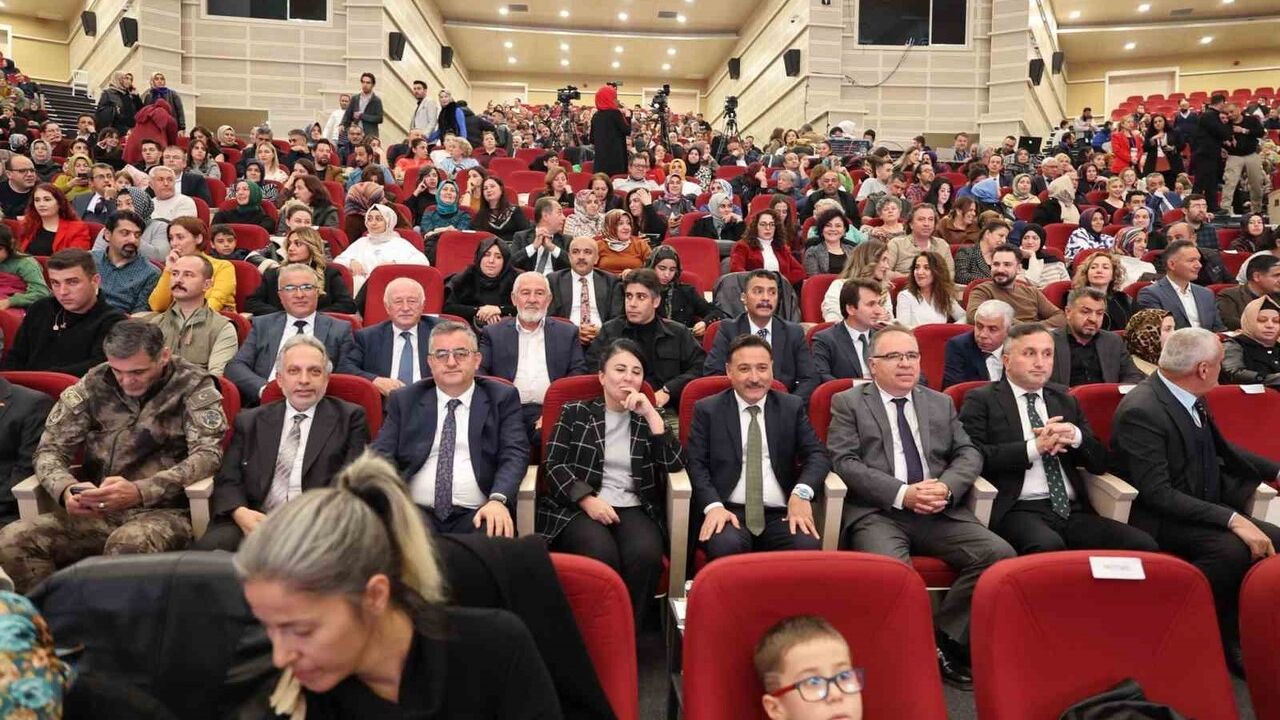 Kayseri'de Öğretmenler 24 Kasım'da Konserde Buluştu