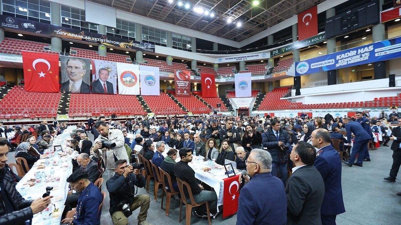 Kayseri'de uçak kazasında şehit olan askerler için anma töreni